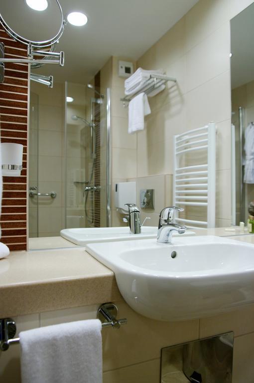 Wellness Hotel غيولا الغرفة الصورة